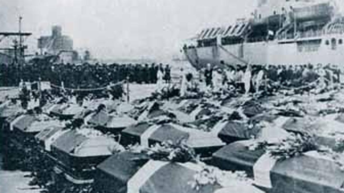 Φέρετρα νεκρών Ελλήνων στρατιωτών επιστρέφουν από την Κορέα