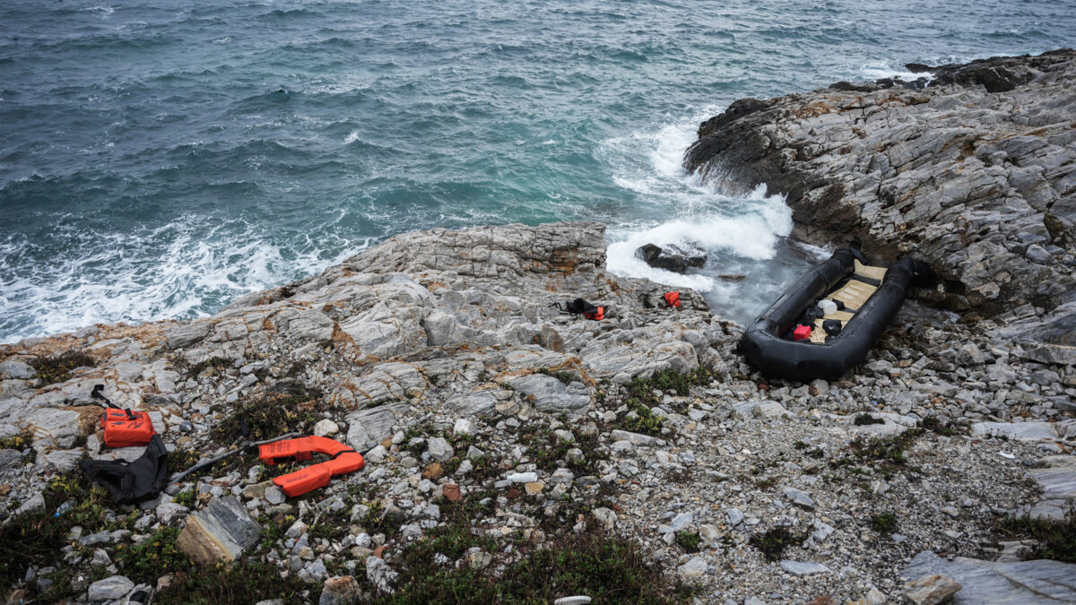 Ναυάγιο με ξεριζωμένους μετανάστες στις ακτές της Λέσβου