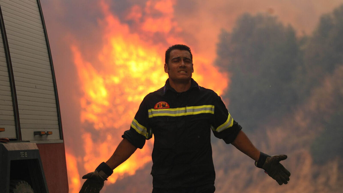 Πυροσβέστης - Πυροσβέστες - Πυροσβεστική - Πυρκαγιά - Απόγνωση