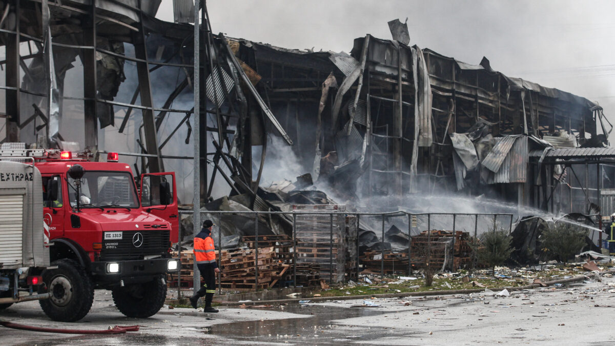 Τρίκαλα - Εργοστάσιο Βιολάντα - Εργατικό δυστύχημα - έγκλημα - Κατάσβεση Πυρκαγιάς - Πυροσβεστική