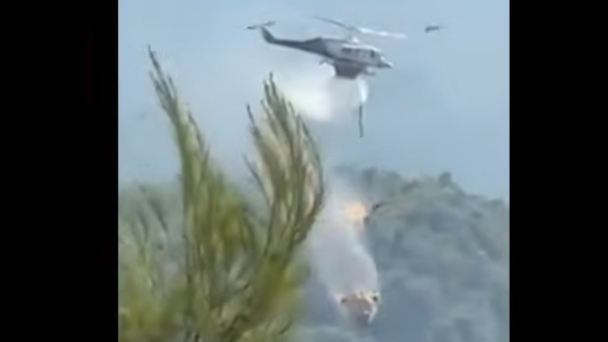 Το Γραφείο Τύπου της ΚΕ του ΚΚΕ εξέδωσε την εξής ανακοίνωση για τη σύγκρουση των πυροσβεστικών ελικοπτέρων στην Ψάθα: Η μάχη με τις φλόγες είναι άνιση εξαιτίας της έλλειψης σχεδίου αντιπυρικής θωράκισης